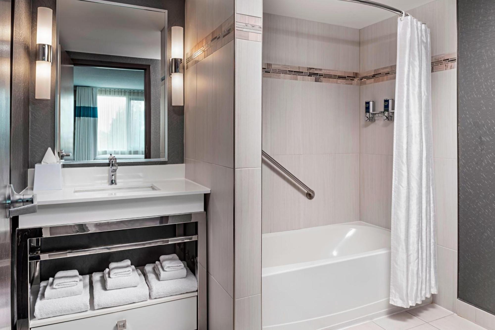 Four Points By Sheraton London Exterior photo